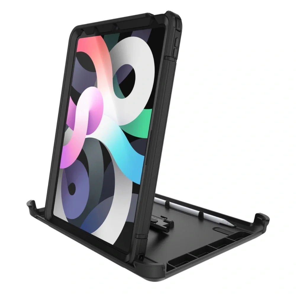 OtterBox Defender Pro Apple IPad Case Cover 4th & 5th generation. GENTLY USED .